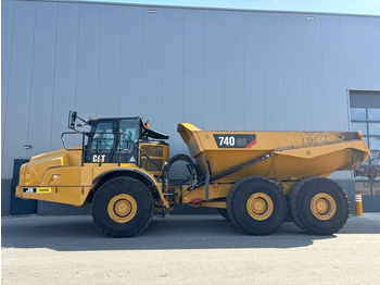 Kloubový sklápěč CATERPILLAR 740