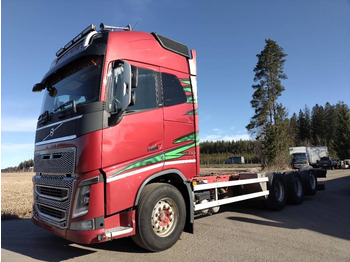 Podvozek s kabinou VOLVO FH 750