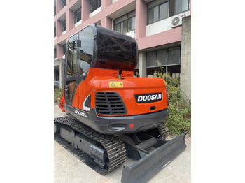 Pásové rýpadlo DOOSAN DX60-9C