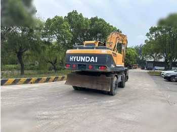 Kolesové rýpadlo HYUNDAI ROBEX 210W-9: obrázek 3