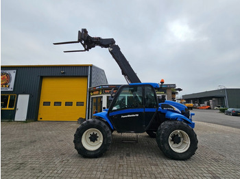 Teleskopický manipulátor NEW HOLLAND