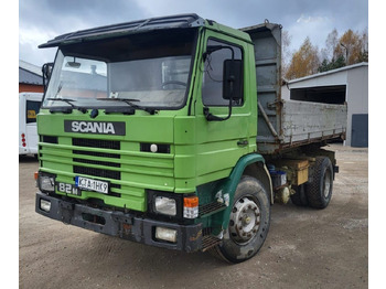 Sklápěč SCANIA 82
