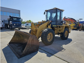 Kolový nakladač CATERPILLAR 914