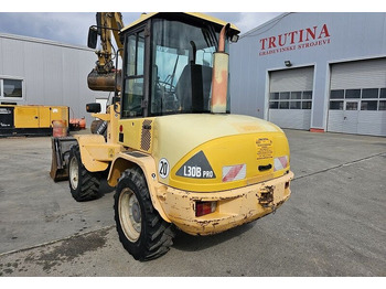 Nakladač Volvo L30B: obrázek 2