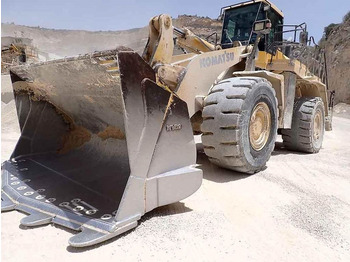 Kolový nakladač KOMATSU WA600