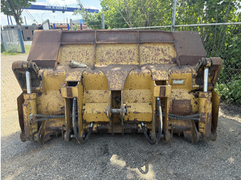 Pásový nakladač CATERPILLAR 953: obrázek 2 Pásový nakladač CATERPILLAR 953: obrázek 2