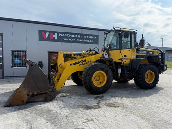 Kolový nakladač KOMATSU WA320
