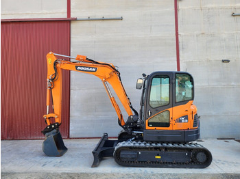 Mini rýpadlo DOOSAN DX63