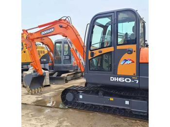 Pásové rýpadlo DOOSAN DH60