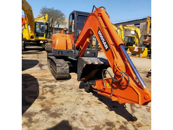 Pásové rýpadlo DOOSAN DX60