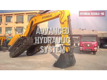 Pásové rýpadlo HYUNDAI