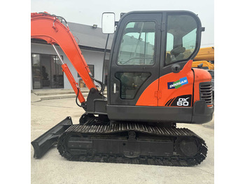 Pásové rýpadlo DOOSAN DX60