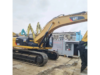Pásové rýpadlo CATERPILLAR 330D