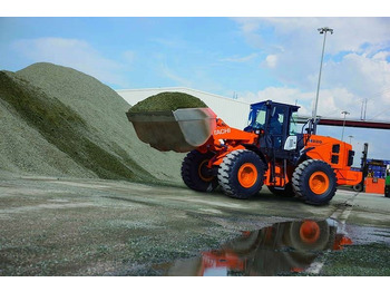 Kolový nakladač HITACHI ZW220