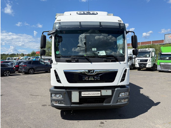 Plachtový nákladní auto MAN TGM 15.290