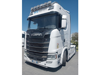 Tahač SCANIA S 520
