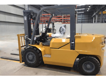 Dieselový vysokozdvižný vozík