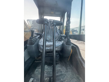 Pásové rýpadlo CAT 320D2L: obrázek 5