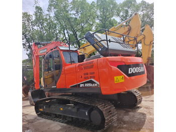 Pásové rýpadlo DOOSAN DX225LC