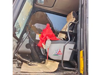 Pásové rýpadlo Komatsu PC 200-8: obrázek 4