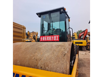 Kompaktor XCMG XS143J