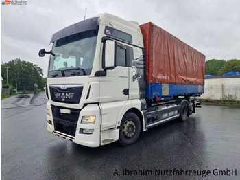 Plachtový nákladní auto MAN TGX 26.440