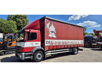 Plachtový nákladní auto MERCEDES-BENZ