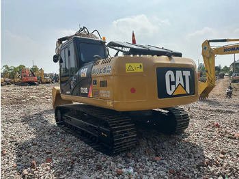 Pásové rýpadlo CATERPILLAR 320D2
