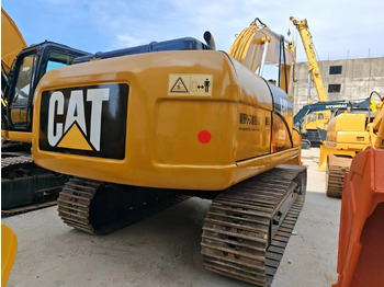 Pásové rýpadlo CATERPILLAR 320D2