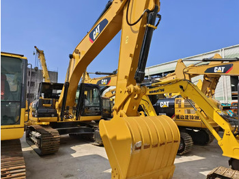 Pásové rýpadlo CAT 330D2: obrázek 3