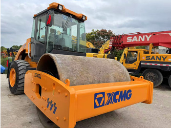 Silniční válec XCMG XS143J
