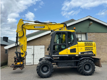 Kolesové rýpadlo DOOSAN DX140W-5