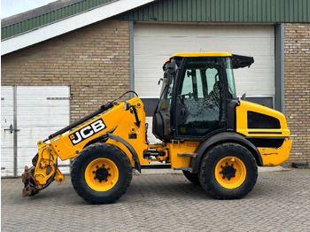 Teleskopický kolový nakladač JCB TM220