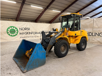 Kolový nakladač VOLVO L30B