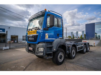 Podvozek s kabinou MAN TGS 35.440