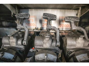 Cisternové vozidlo Renault 180 DCI+5500L/3COMP LAMES: obrázek 5