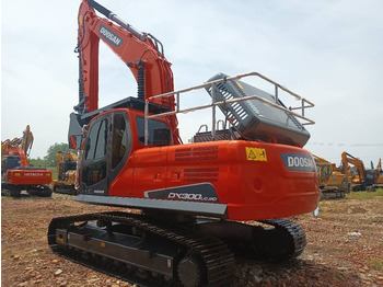Pásové rýpadlo DOOSAN DX300