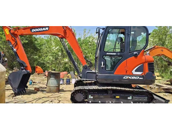 Pásové rýpadlo DOOSAN DX60