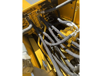 Pásové rýpadlo Komatsu PC 200 8N: obrázek 4