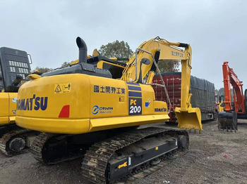 Pásové rýpadlo KOMATSU PC200