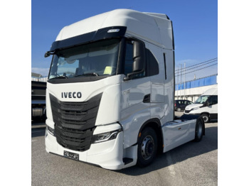 Tahač IVECO S-WAY