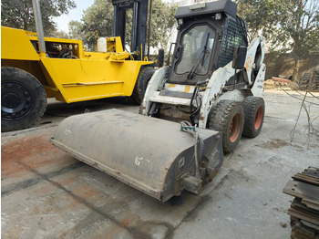 Smykový nakladač BOBCAT S18