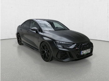 Sedan AUDI