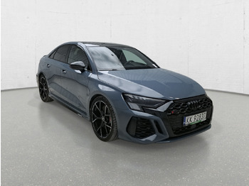 Sedan AUDI