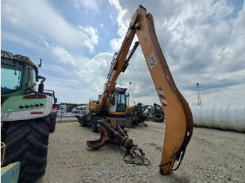 Kolesové rýpadlo LIEBHERR A 924
