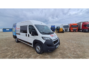 Dodávka s dvojitou kabinou PEUGEOT Boxer