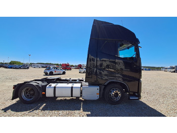 Tahač VOLVO FH  CIĄGNIK SIODŁOWY: obrázek 4