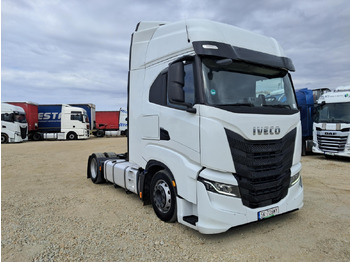 Tahač IVECO