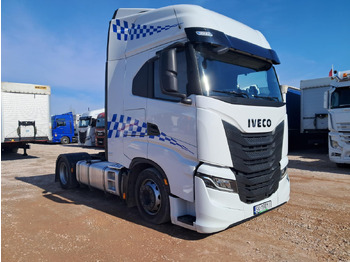 Tahač IVECO