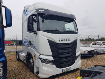 Tahač IVECO